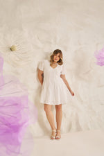 Load image into Gallery viewer, Plus size dresses, linen dress,white dress, curvy