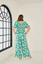 Load image into Gallery viewer, Soft green plus-size cotton-linen co-ord set with sweetheart top and wide-leg pants for plus size women. trendy plus sizes clothes for women
