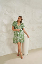 Load image into Gallery viewer, plus size clothing, curvy girl, plus size, plus size fashion, dresses, plus size dresses
