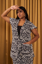 Load image into Gallery viewer, Ebba Cap Sleeves Blazer
